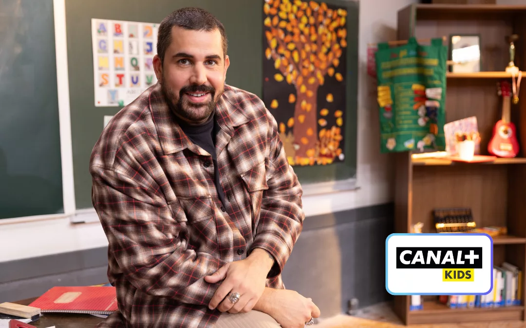 Artus face aux enfants dans Au tableau ! sur CANAL+kids