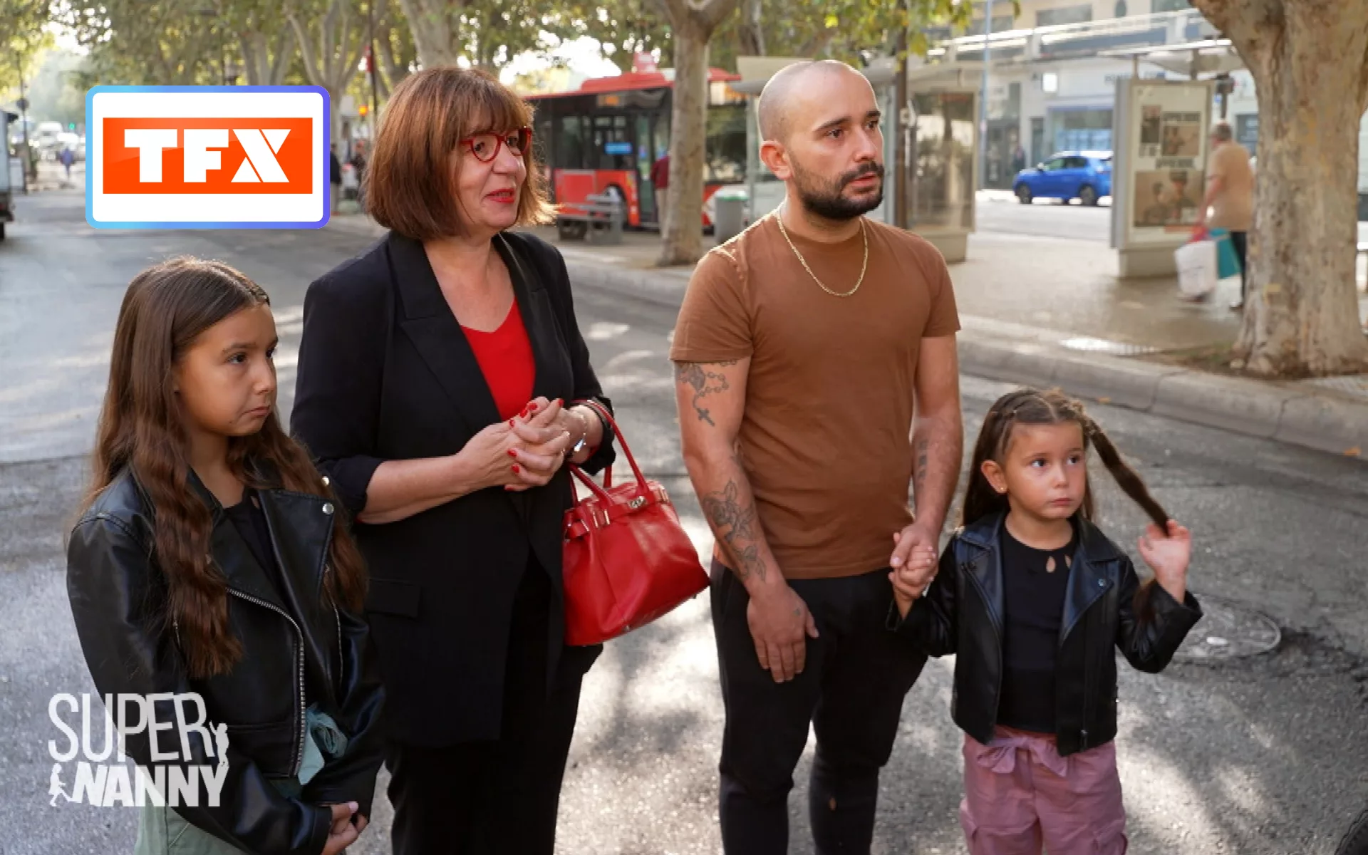 SUPER NANNY