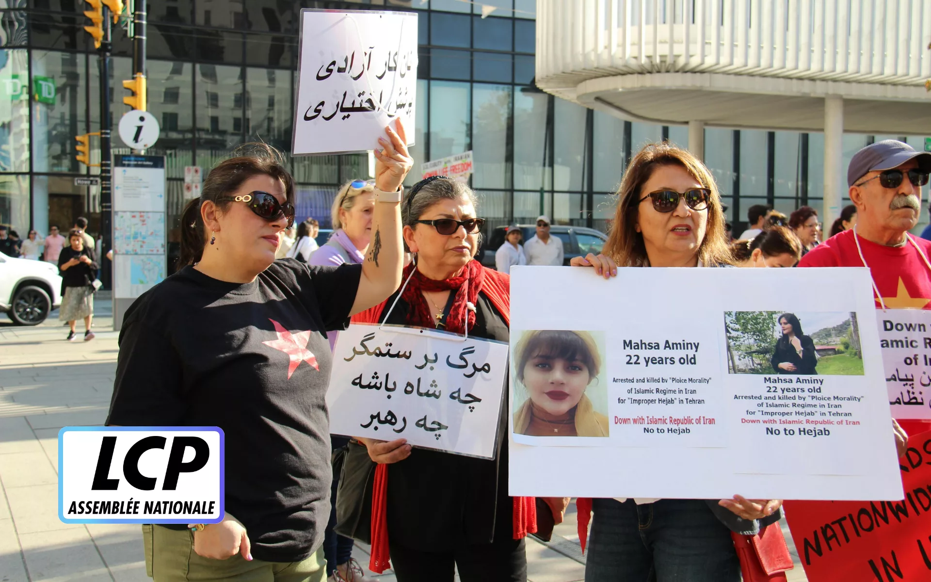 Femmes contre le tchador : images inédites d’un combat à Téhéran sur LCP ce soir