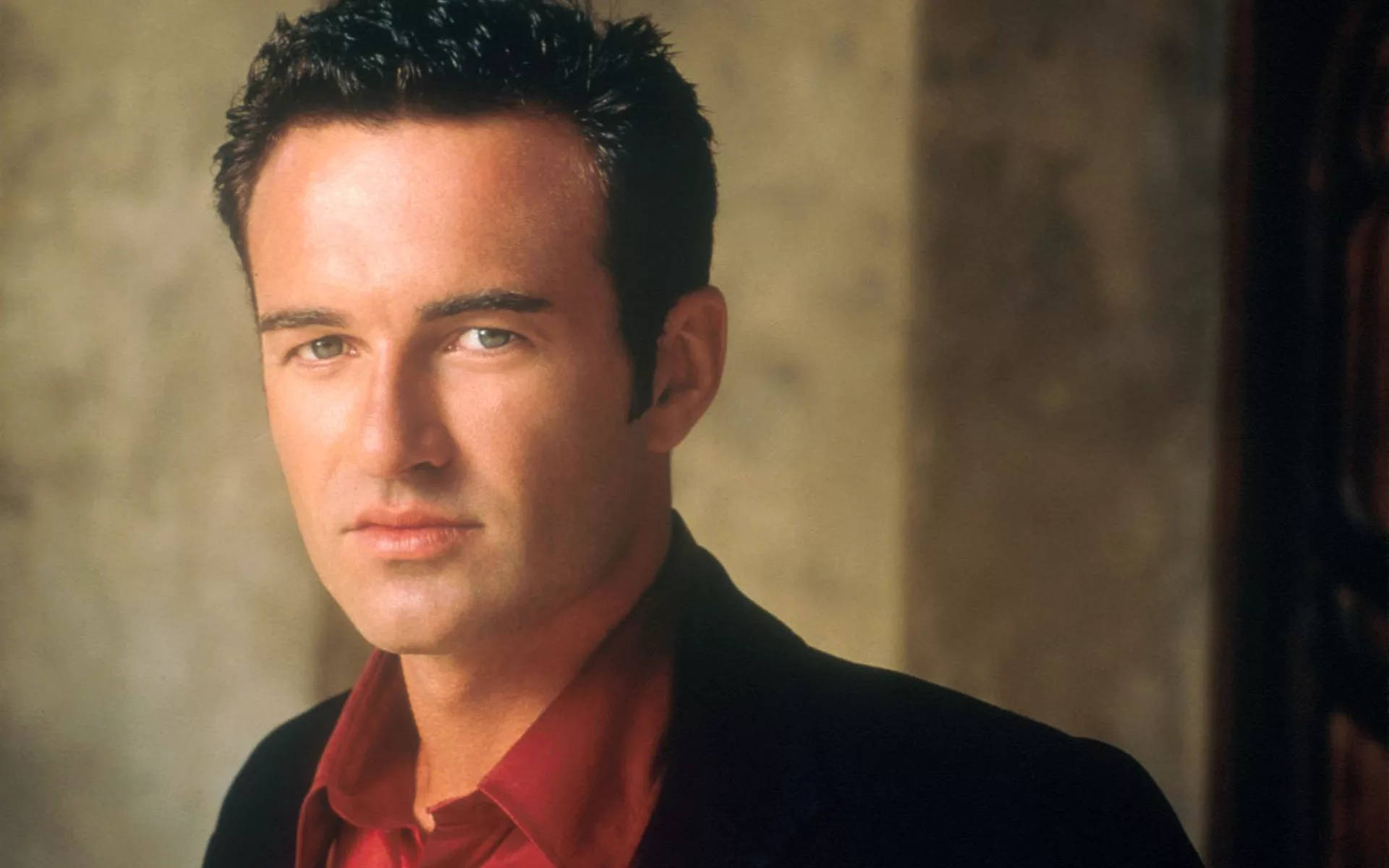 JULIAN MCMAHON