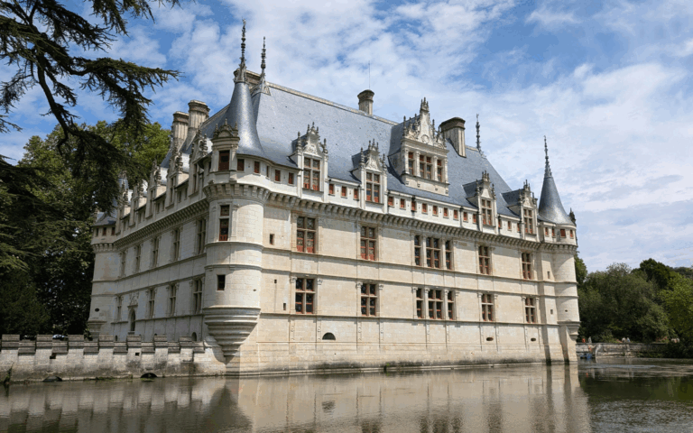 CHÂTEAUX DE LA LOIRE - LE CHÂTEAU D'AZAY-LE-RIDEAU