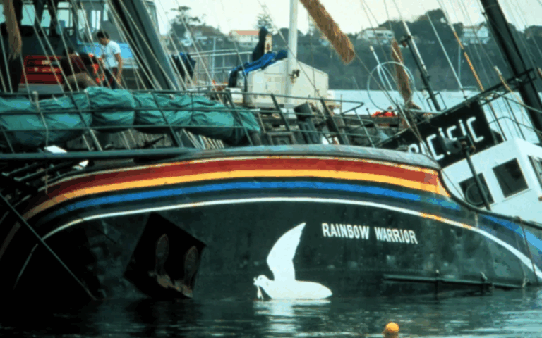 Qui a coulé le Rainbow Warrior ?