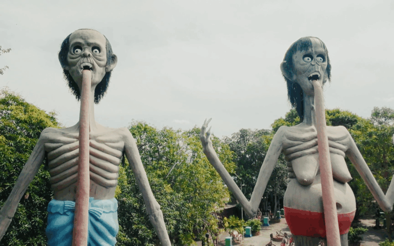 In Ghosts We Trust : Spectres et Malédictions d'Asie
