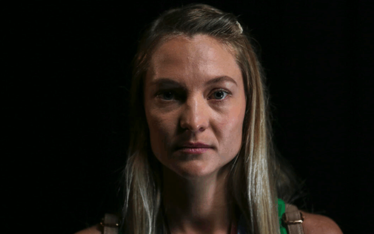 LA FEMME AUX CENT VISAGES