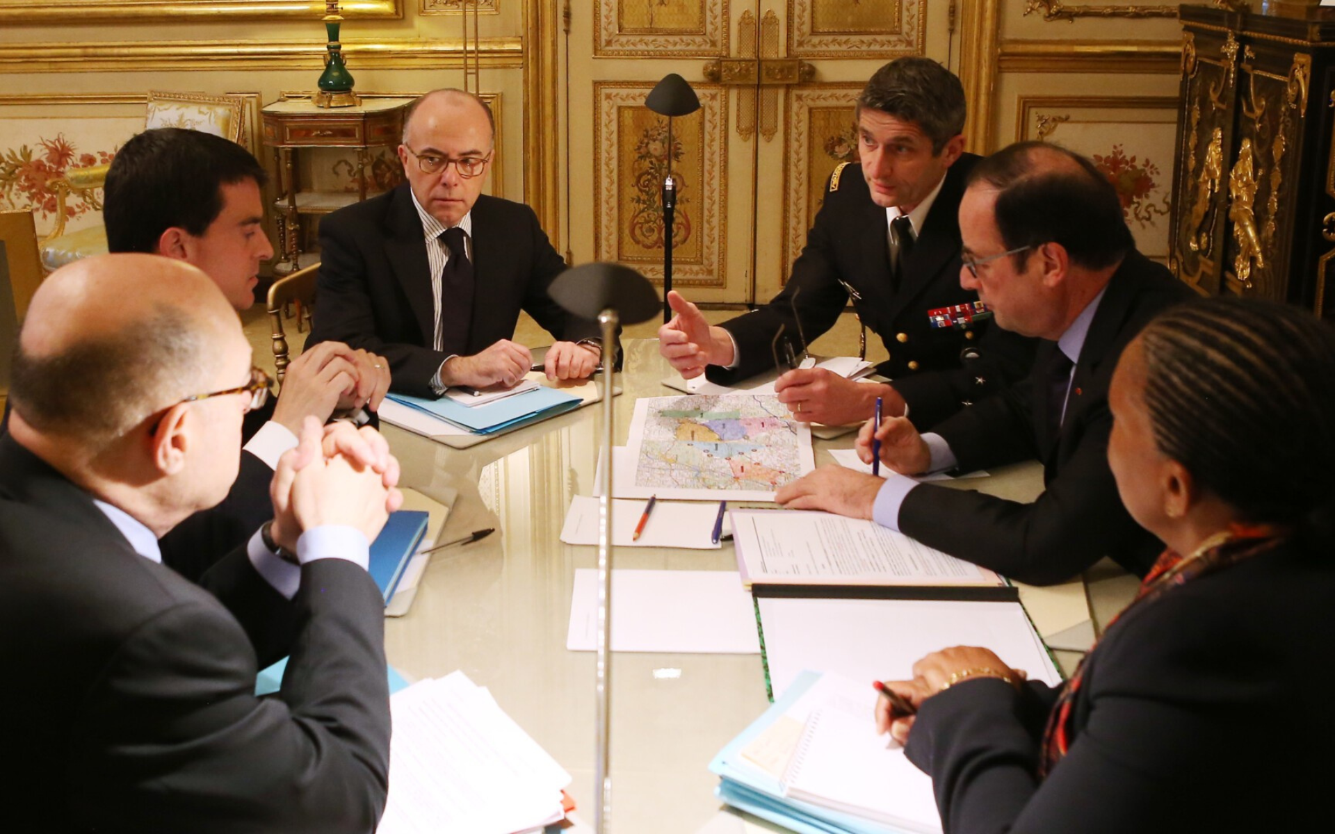 ATTENTATS : AU COEUR DU POUVOIR