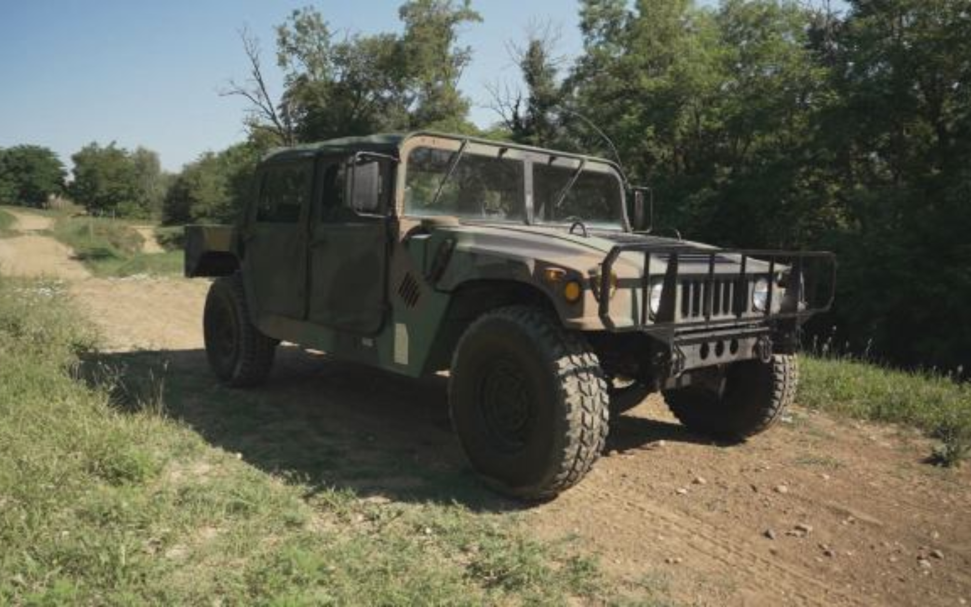 Vintage Mécanic : restaurer un Humvee M998