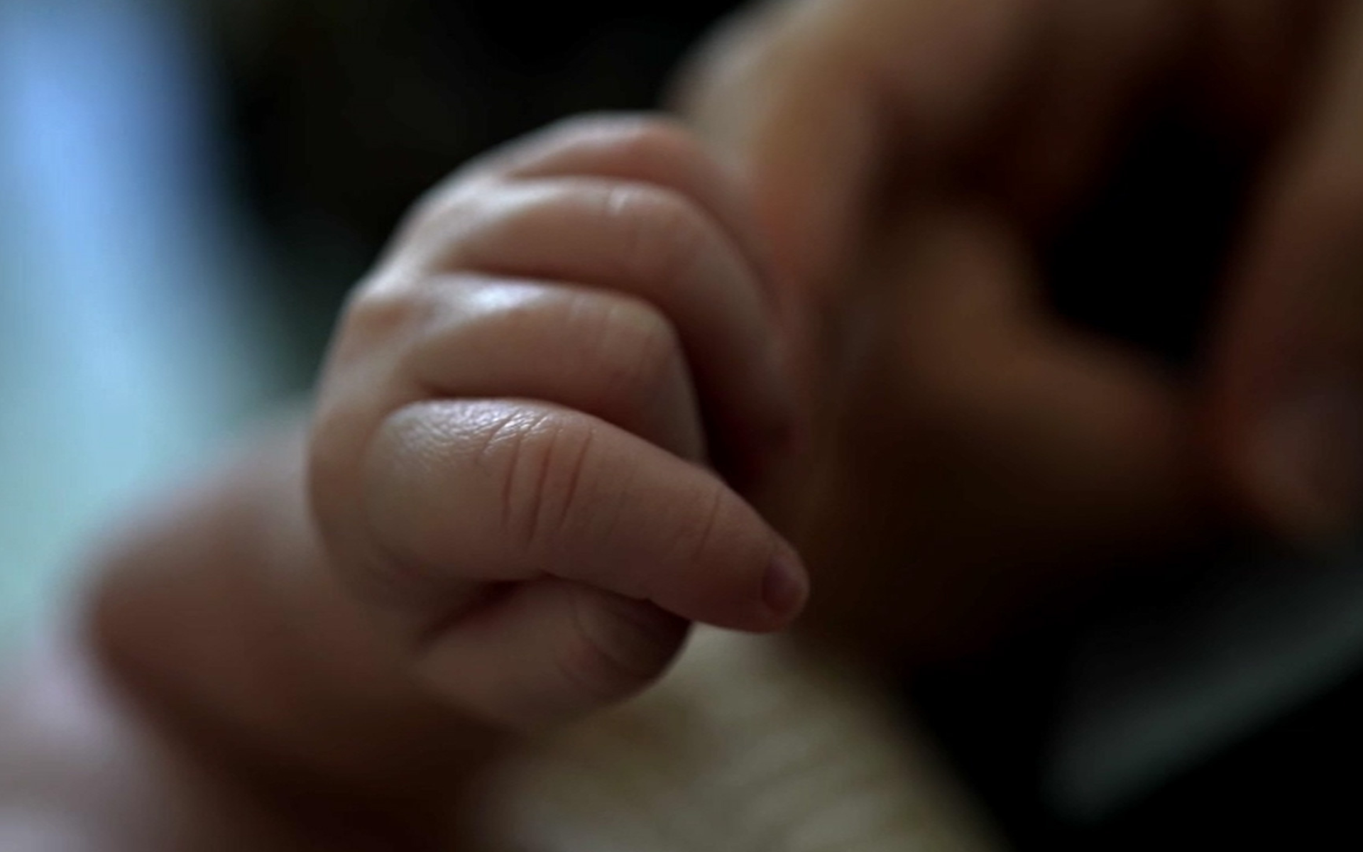 GROSSESSES MIRACULEUSES, LE COMBAT D’UNE VIE