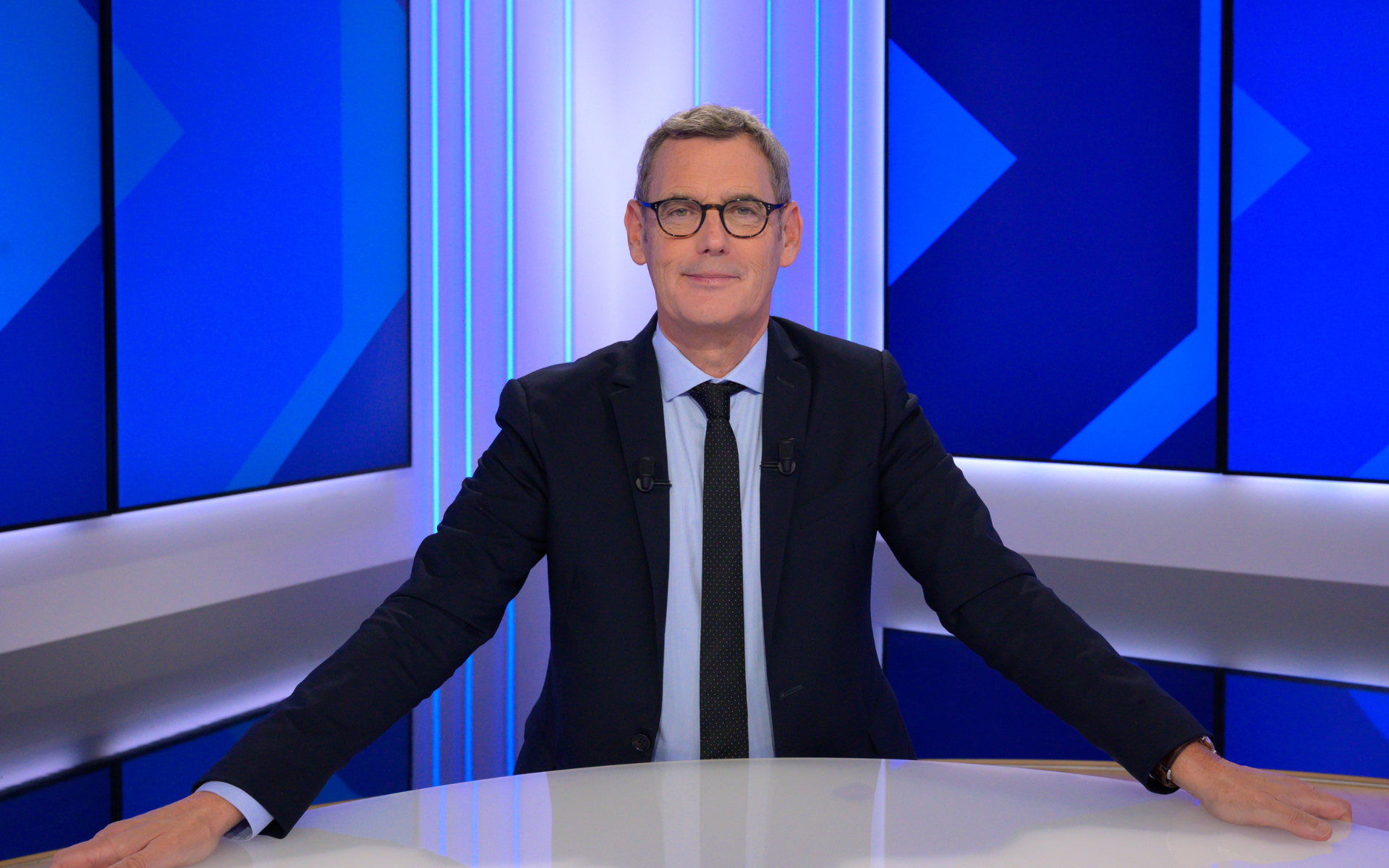 Lundi, c'est politique