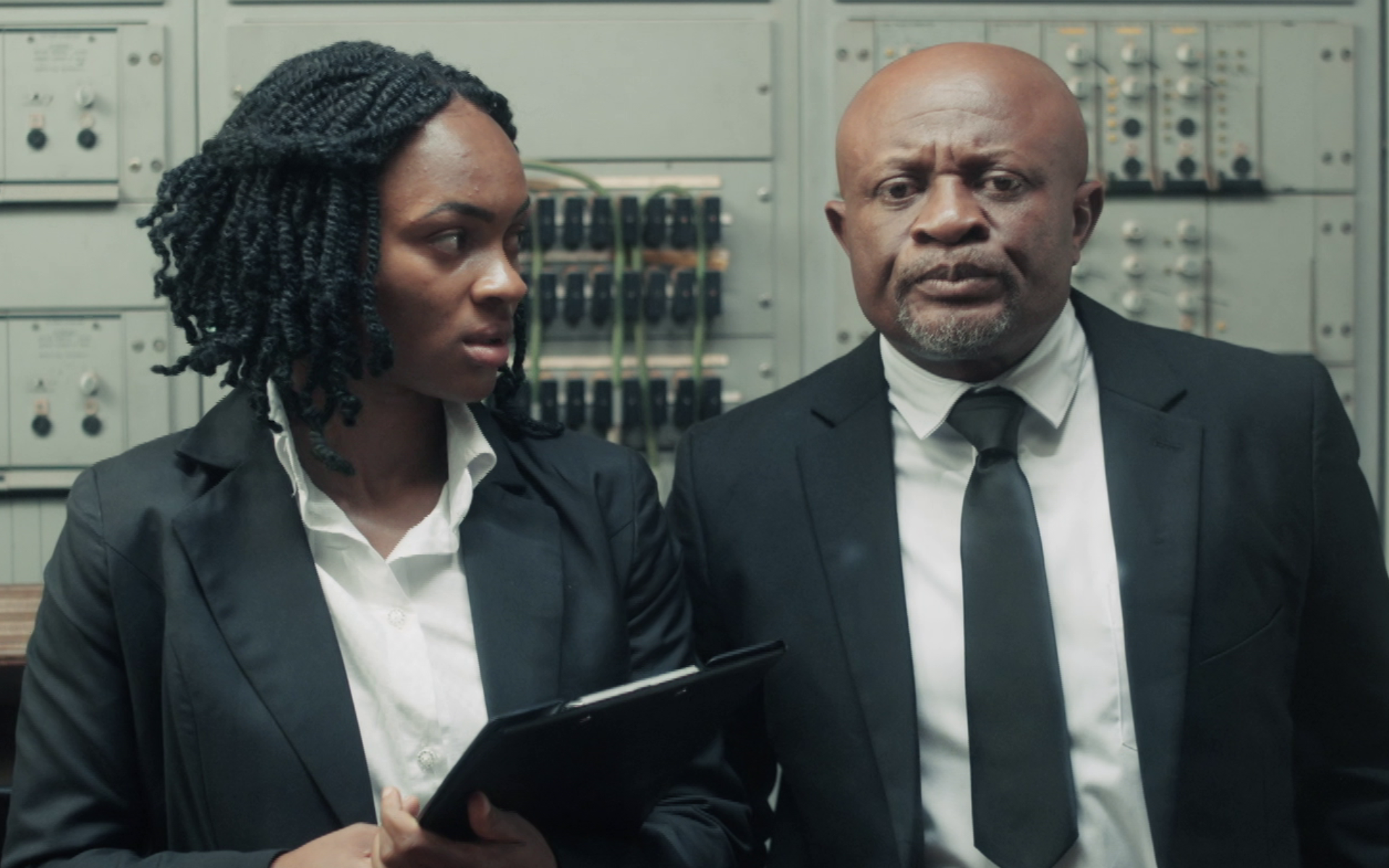 AGENTS UN PEU TROP SECRETS