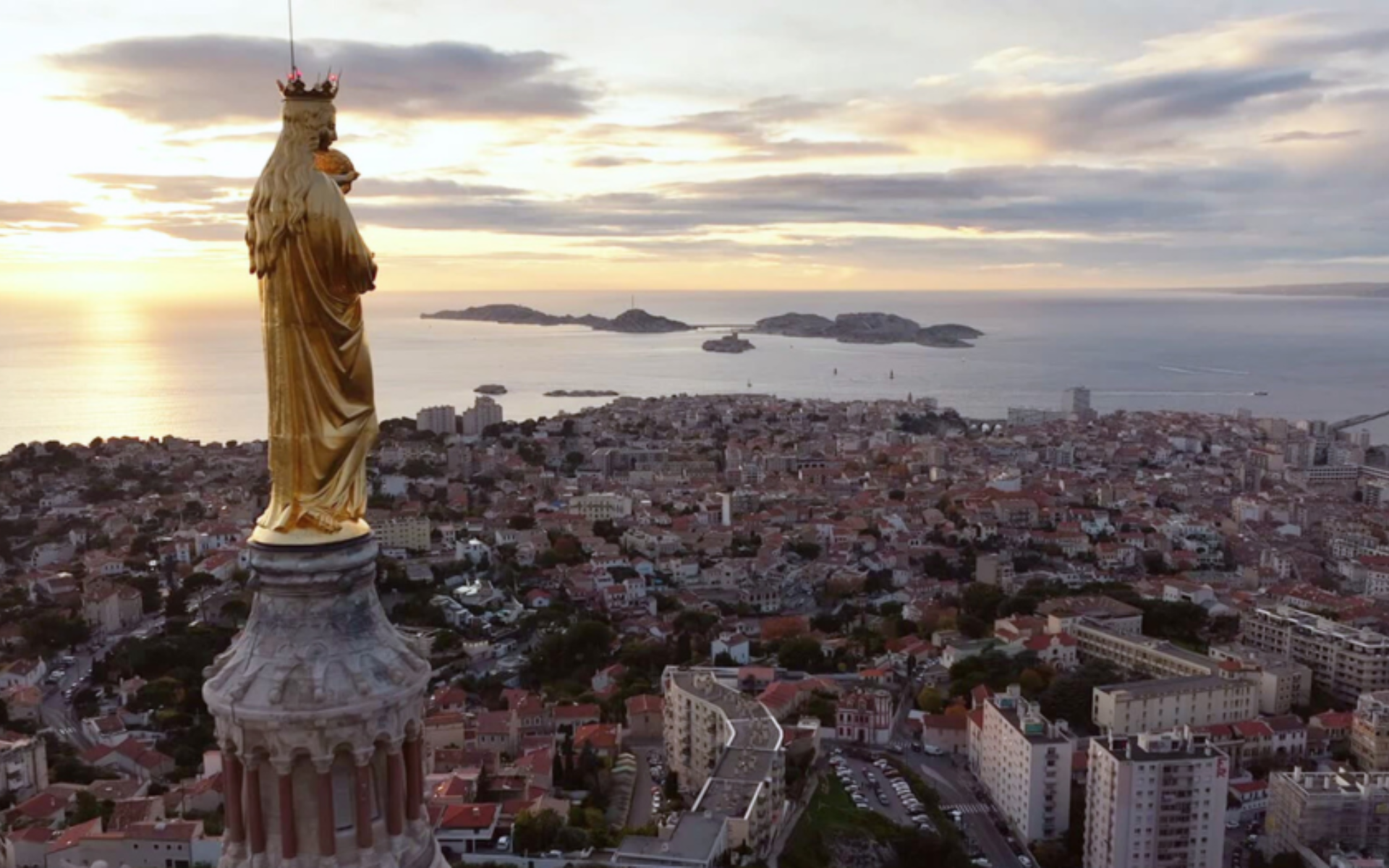 Pleins feux sur la Bonne Mère