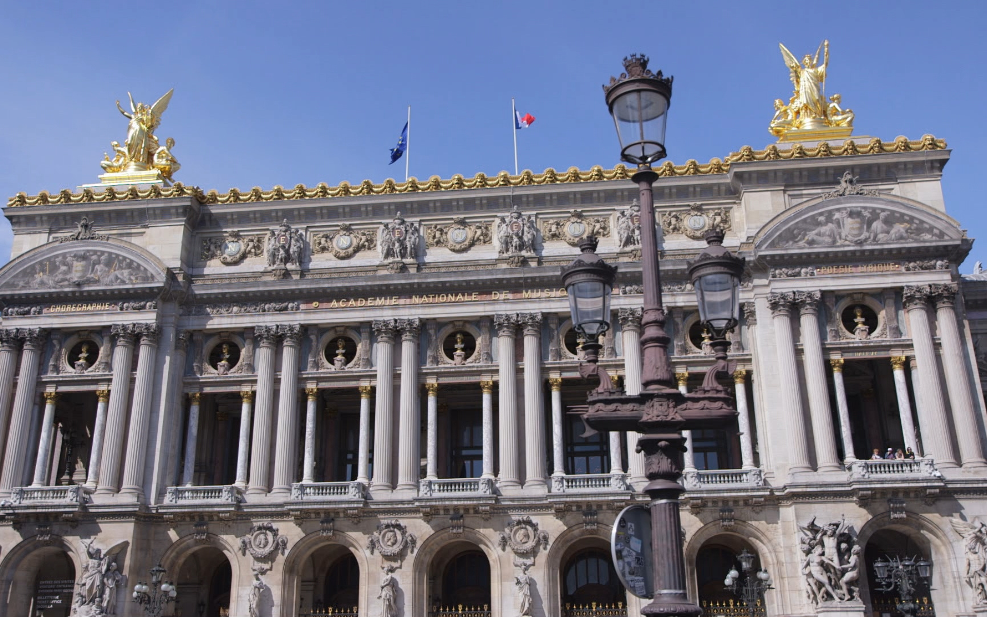 LES TRÉSORS DE L'OPÉRA DE PARIS