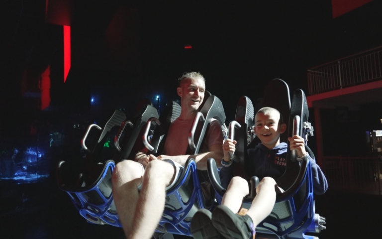 Grands Reportages - Futuroscope : Mission sensation !