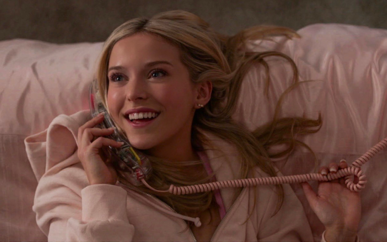 Elle serie Prime Video : Lexi Minetree incarne Elle Woods adolescente en 1995