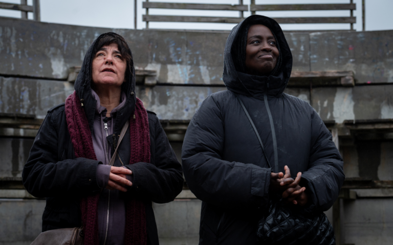 Aïssa Maïga et Romane Bohringer dans « Un château en Espagne » sur France 2