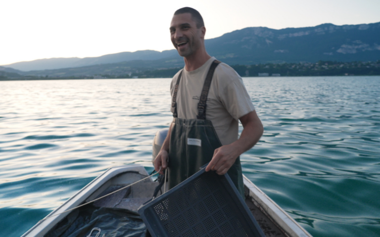 Grands Reportages - Le bonheur au bord du lac