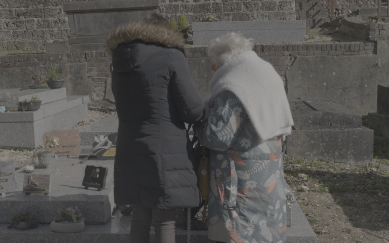 Roseline Hamel, sœur du père Jacques Hamel, dans le documentaire Au nom du père Hamel, Roseline et Nassera diffusé sur France 2