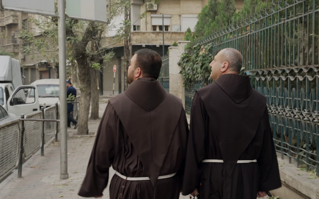Des frères franciscains réunis pour Le Jour du Seigneur du 2 août 2026, consacré aux artisans de paix en Syrie et à la messe de Vézelay