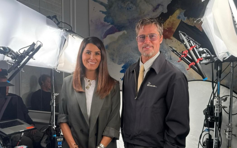 Brad Pitt et Karine Ferri lors de l'interview pour L'Hebdo des animaux sur RMC Life