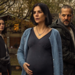 Affiche de la série Los Sin Nombre avec Rodrigo de la Serna et Milena Smit sur Sooner