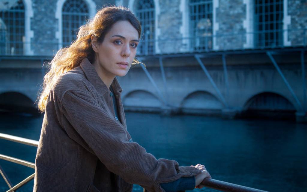 Sofia Essaïdi dans le rôle de Giulia dans la série Intraçables sur TF1