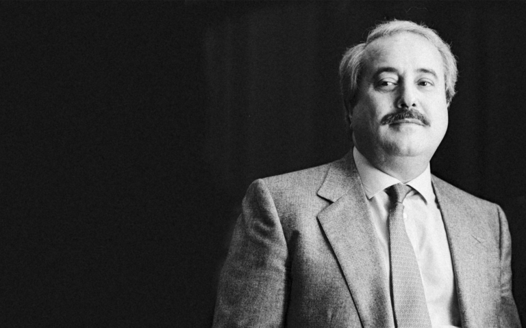 Giovanni Falcone, juge sicilien engagé dans la lutte contre la mafia.
